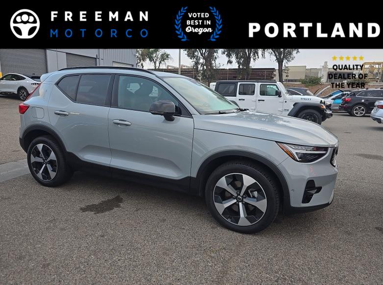 Gray (Vapour Grey Metallic) 2026 Volvo XC40 B5 Plus AWD SUV / Crossover All-Wheel Drive Automatic