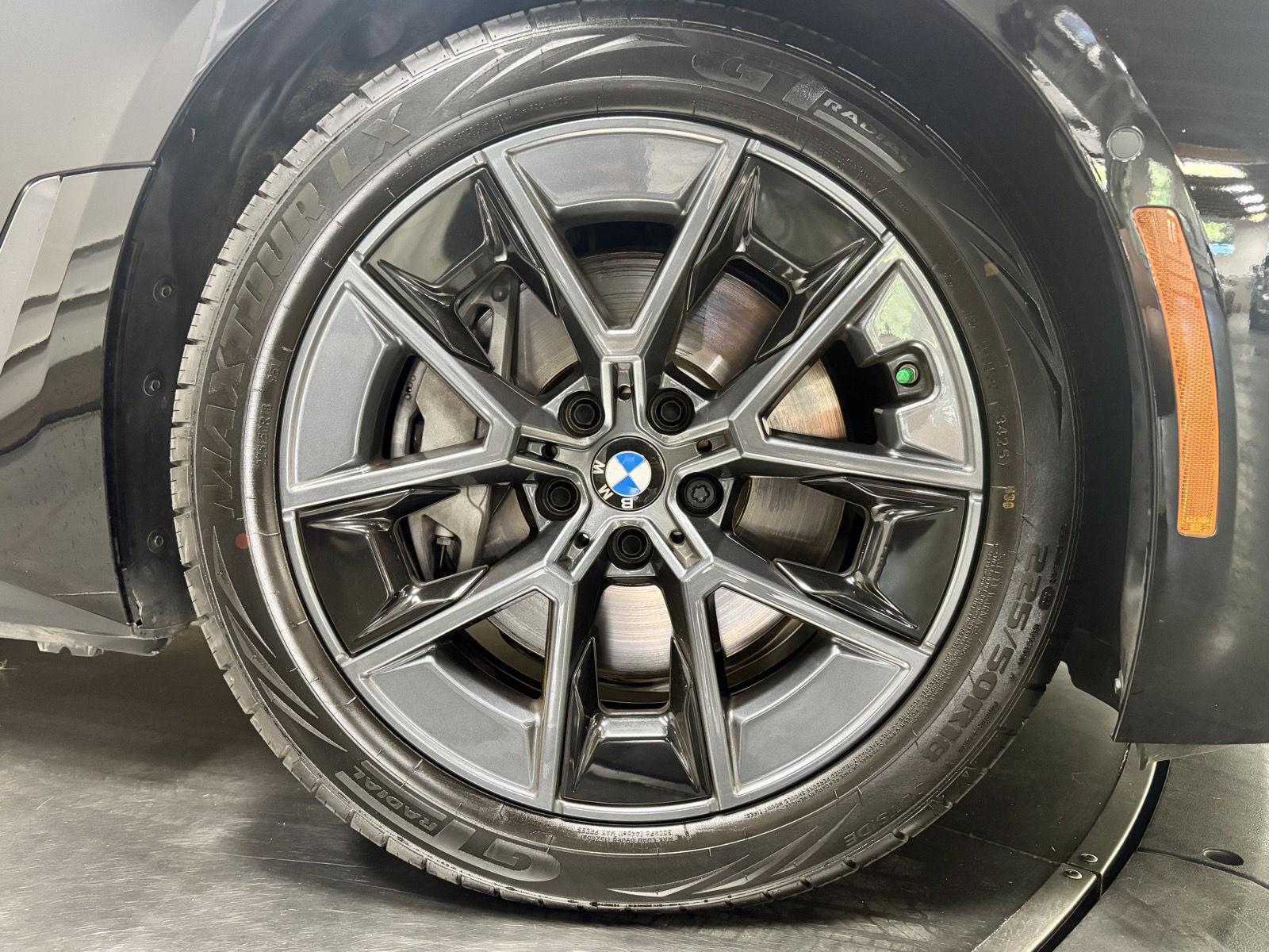 2025 BMW i4 40 - Photo 11