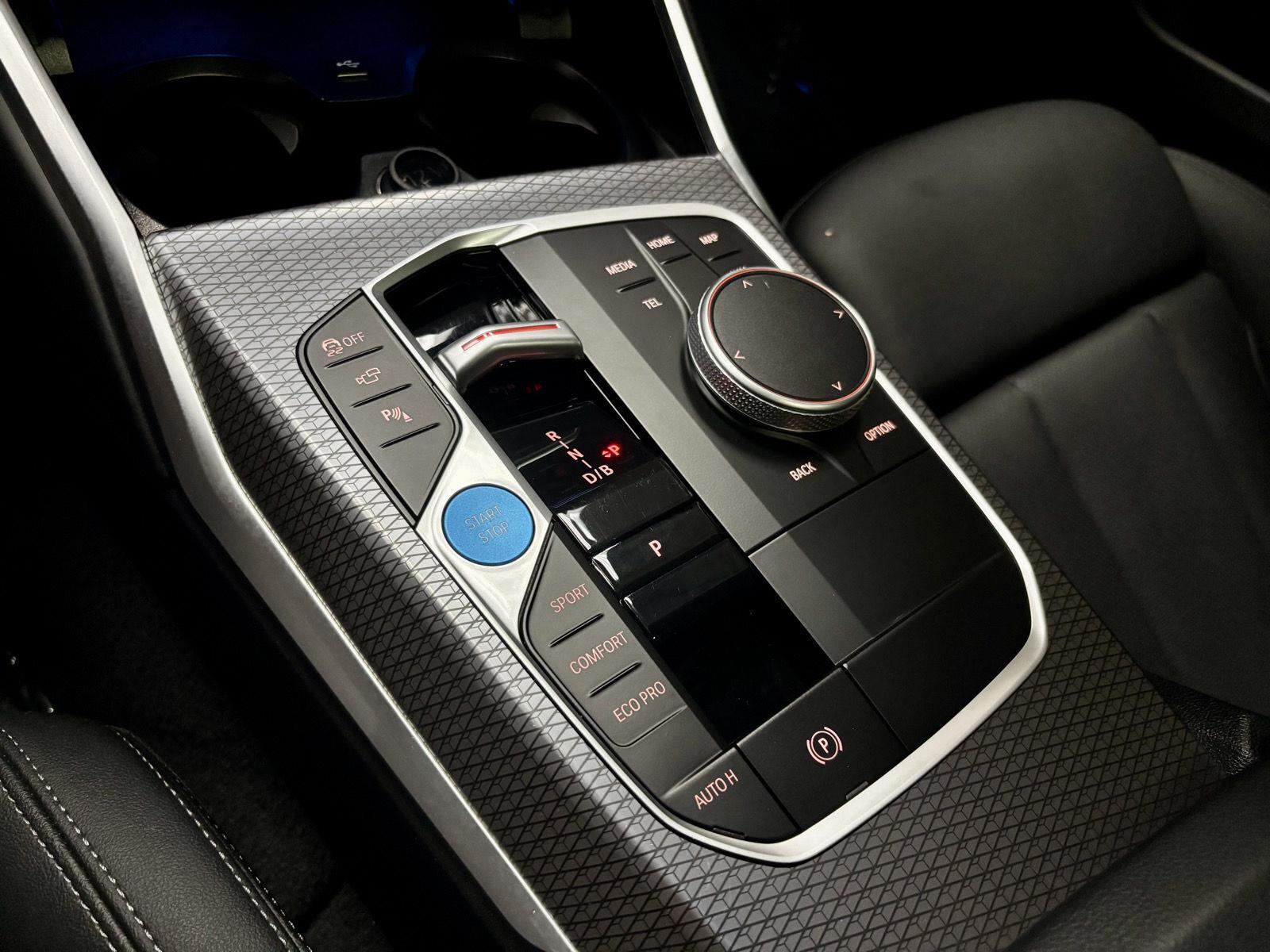 2025 BMW i4 40 - Photo 28