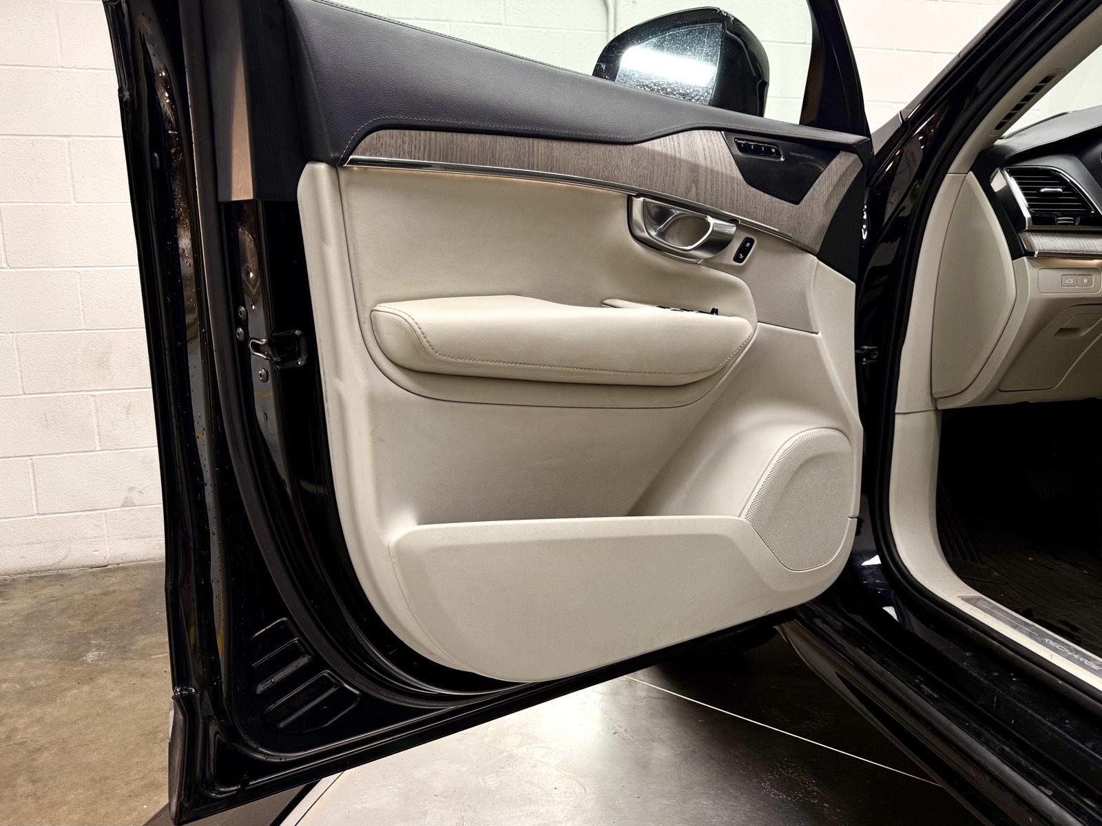 2023 Volvo XC90 Ultimate - Photo 13