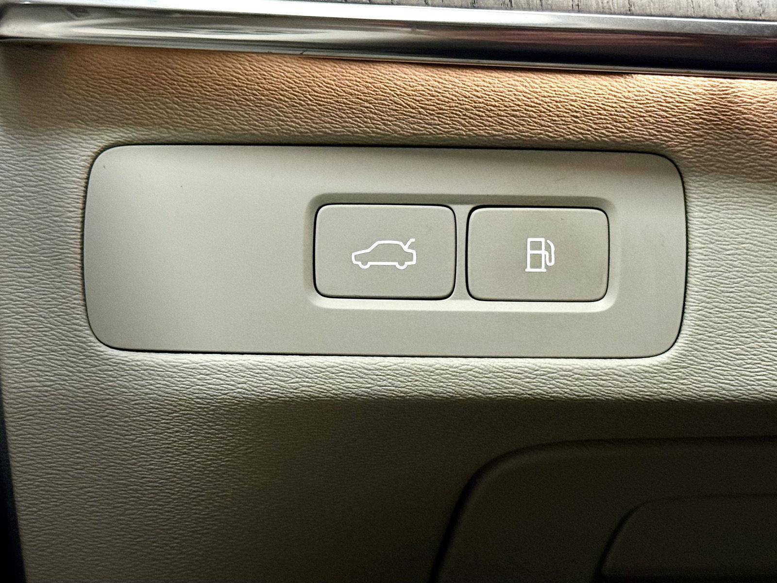 2023 Volvo XC90 Ultimate - Photo 23