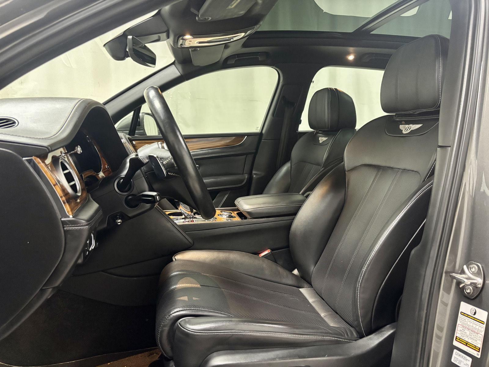 2018 Bentley Bentayga Base - Photo 17
