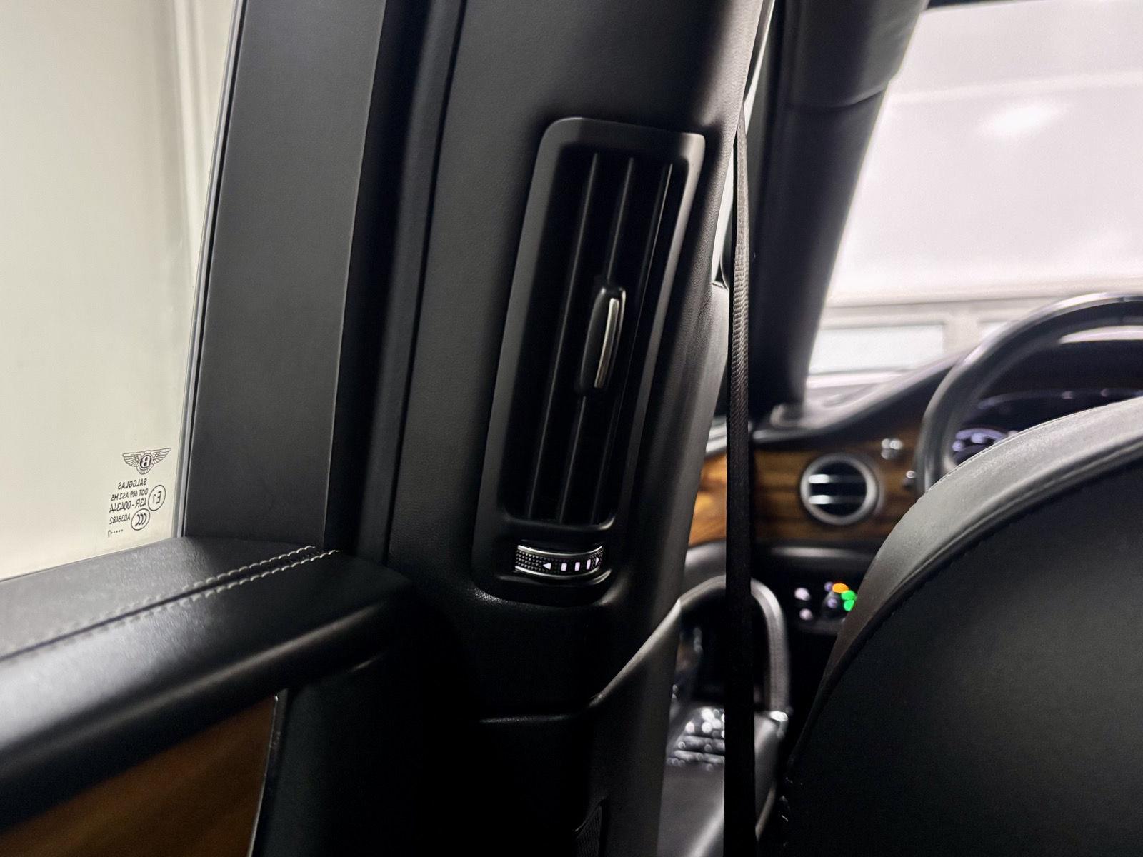 2018 Bentley Bentayga Base - Photo 24