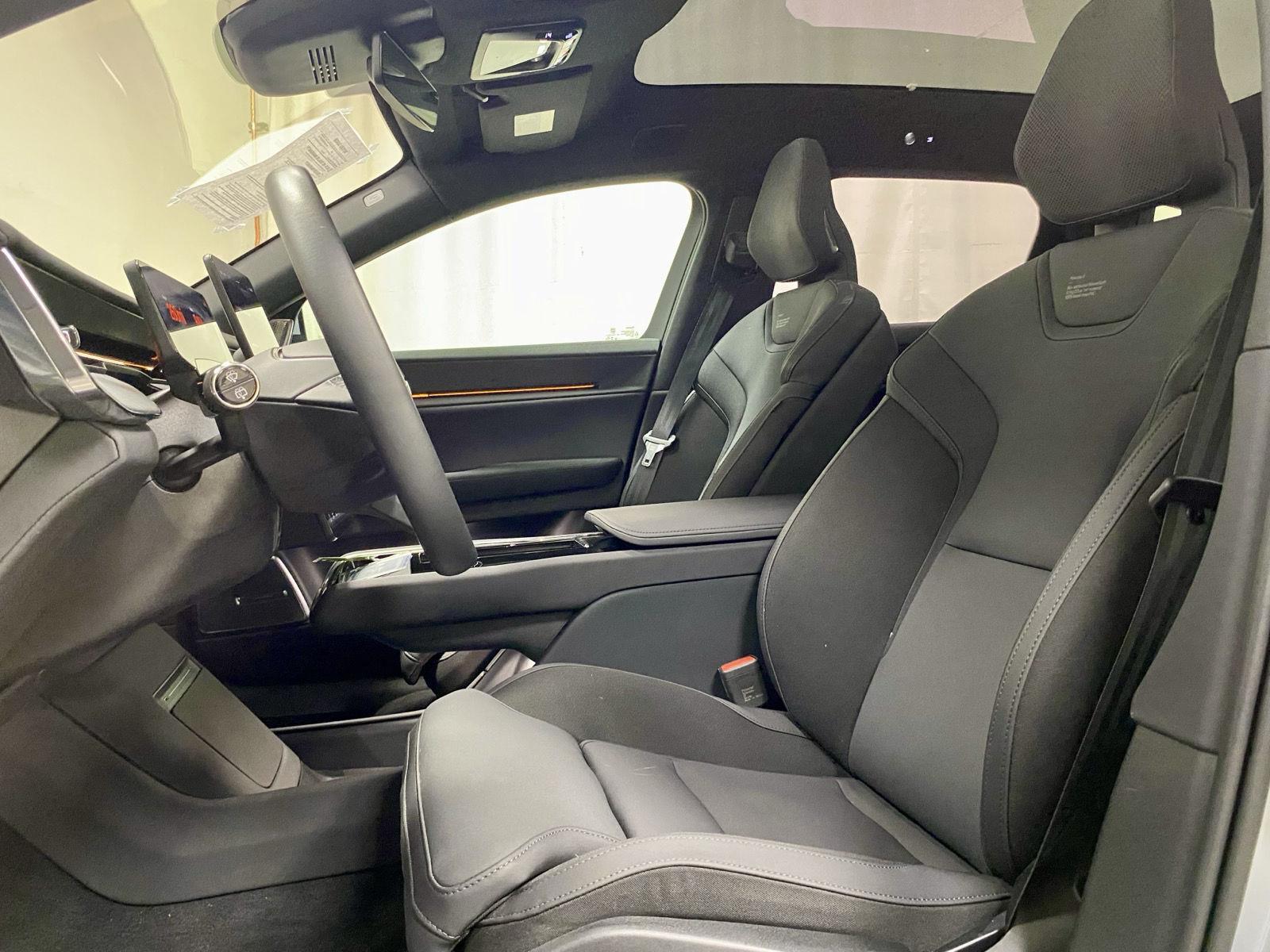 2025 Polestar 3 - Photo 15