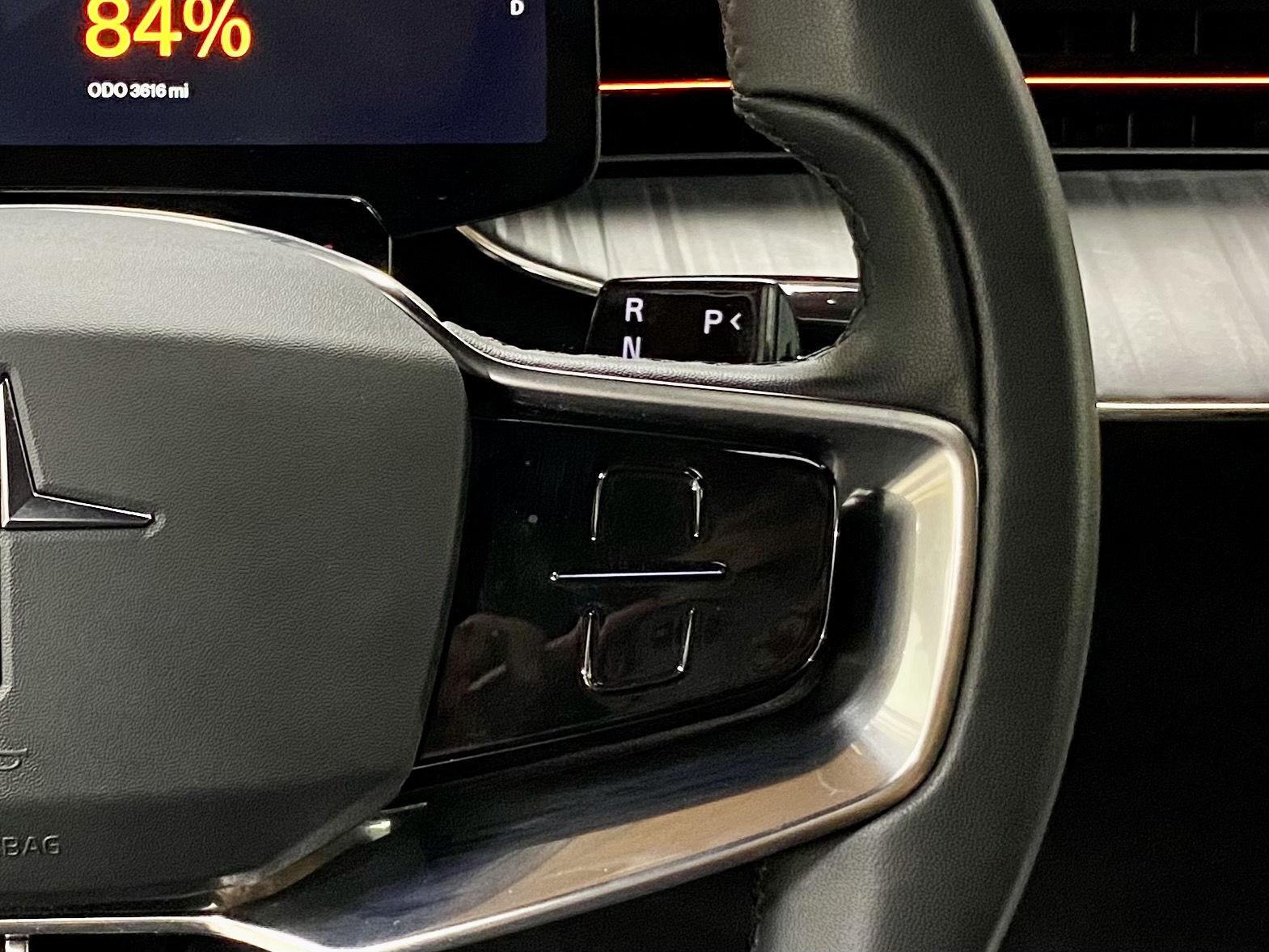 2025 Polestar 3 - Photo 23