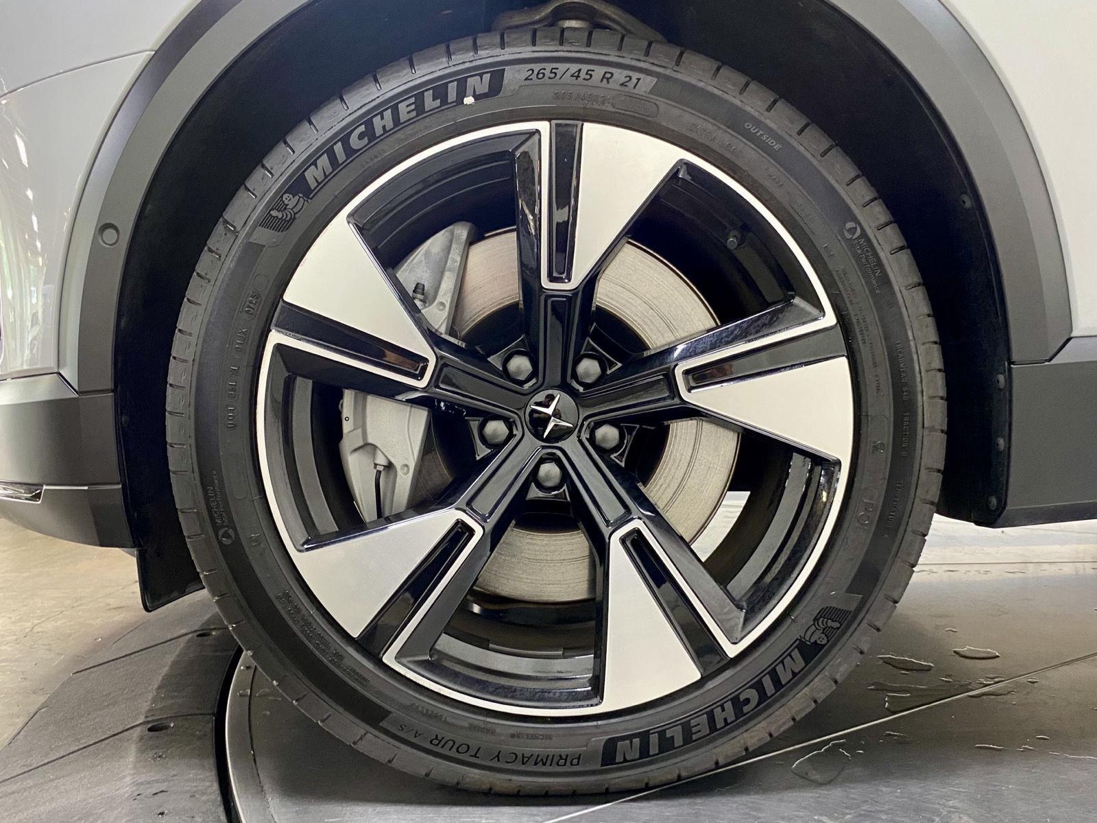 2025 Polestar 3 - Photo 11