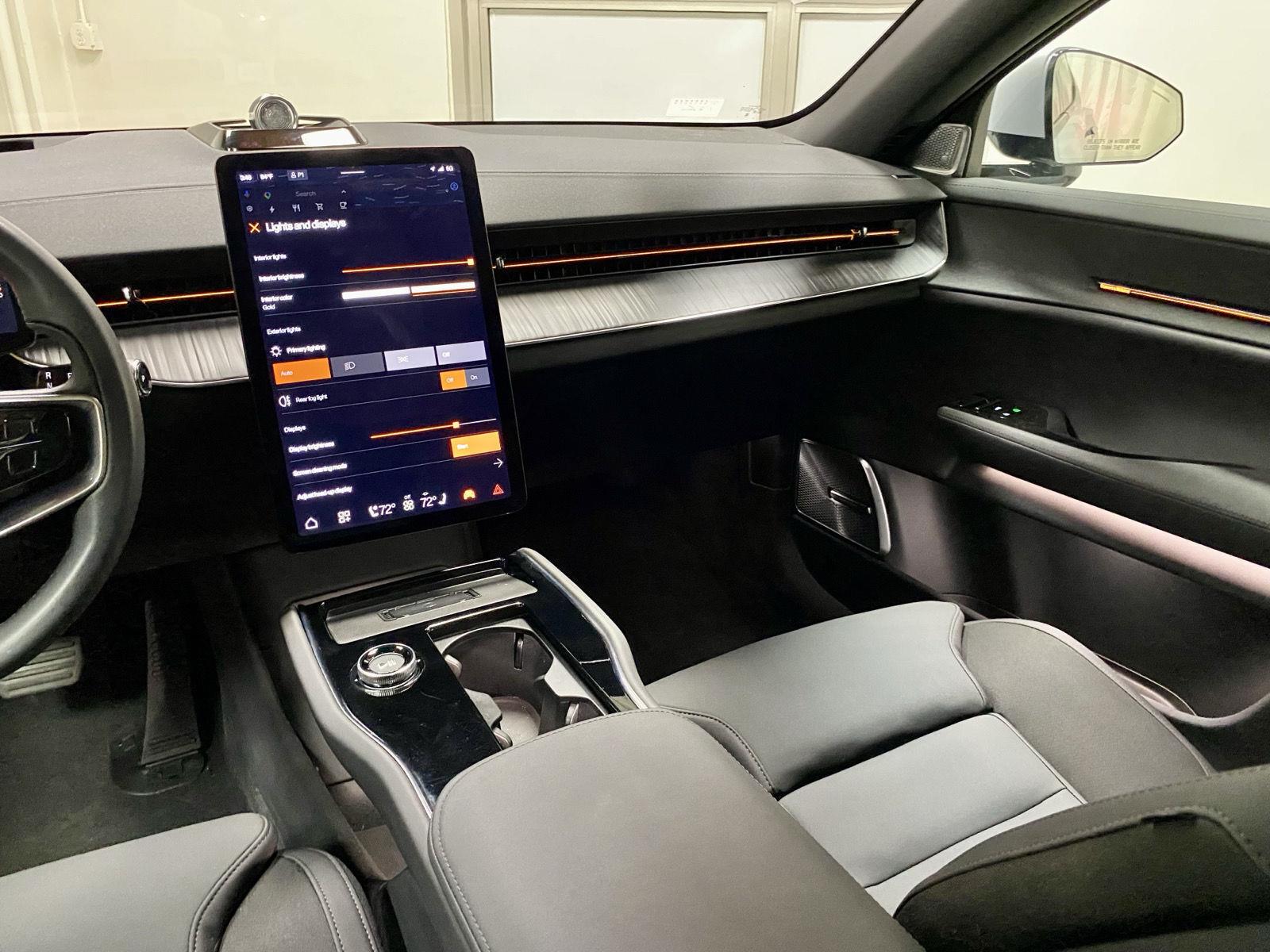 2025 Polestar 3 - Photo 24