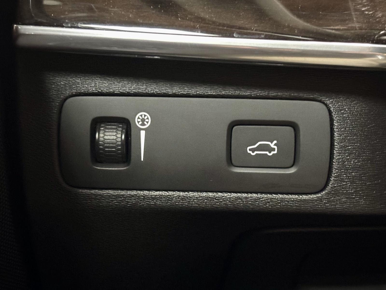 2019 Volvo XC90 Momentum - Photo 30
