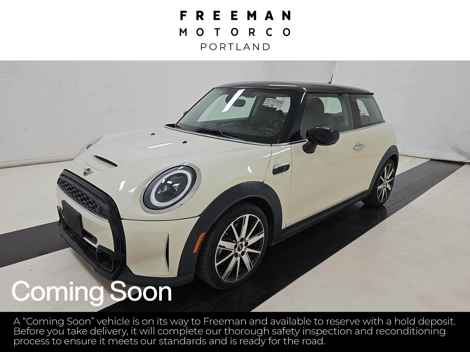 Pepper White 2022 MINI Cooper Hatchback Front-Wheel Drive 7-Speed Dual Clutch