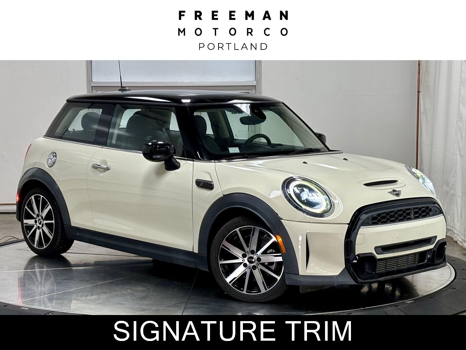Pepper White 2022 MINI Cooper Hatchback Front-Wheel Drive 7-Speed Dual Clutch