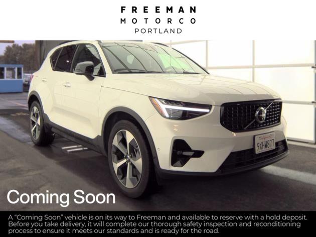 2026 Volvo XC40 B5 PLUS AWD | ADAPTIVE CC | HTD SEATS | PANO ROOF