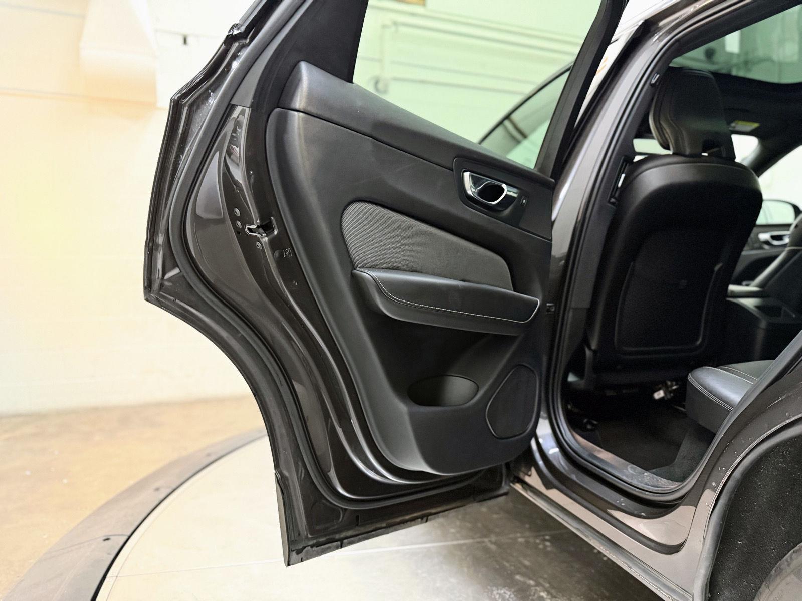 Volvo XC60 Recharge Plug-In Hybrid