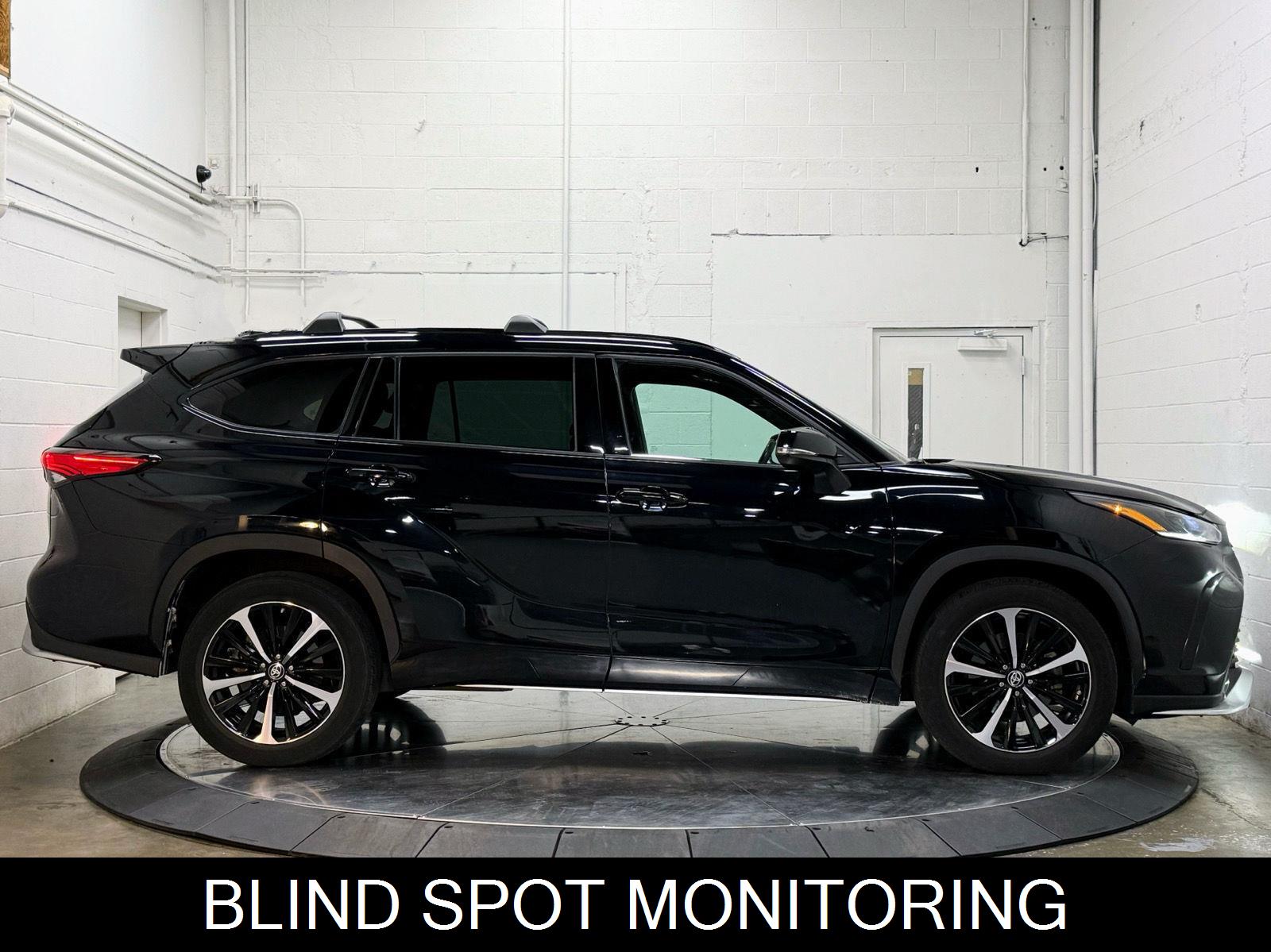 2021 Toyota Highlander XSE photo 11