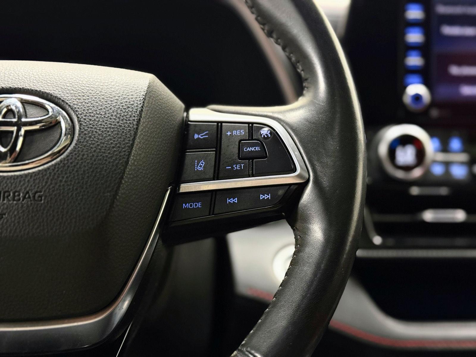 2021 Toyota Highlander XSE photo 22