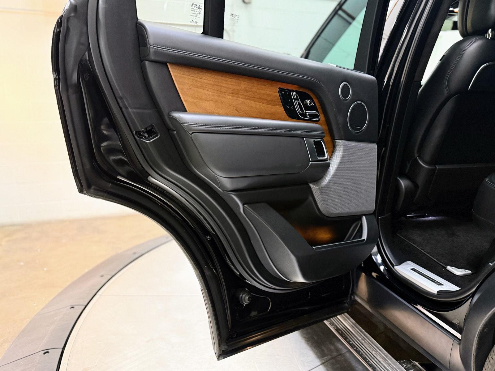 2019 Land Rover Range Rover Autobiography photo 18