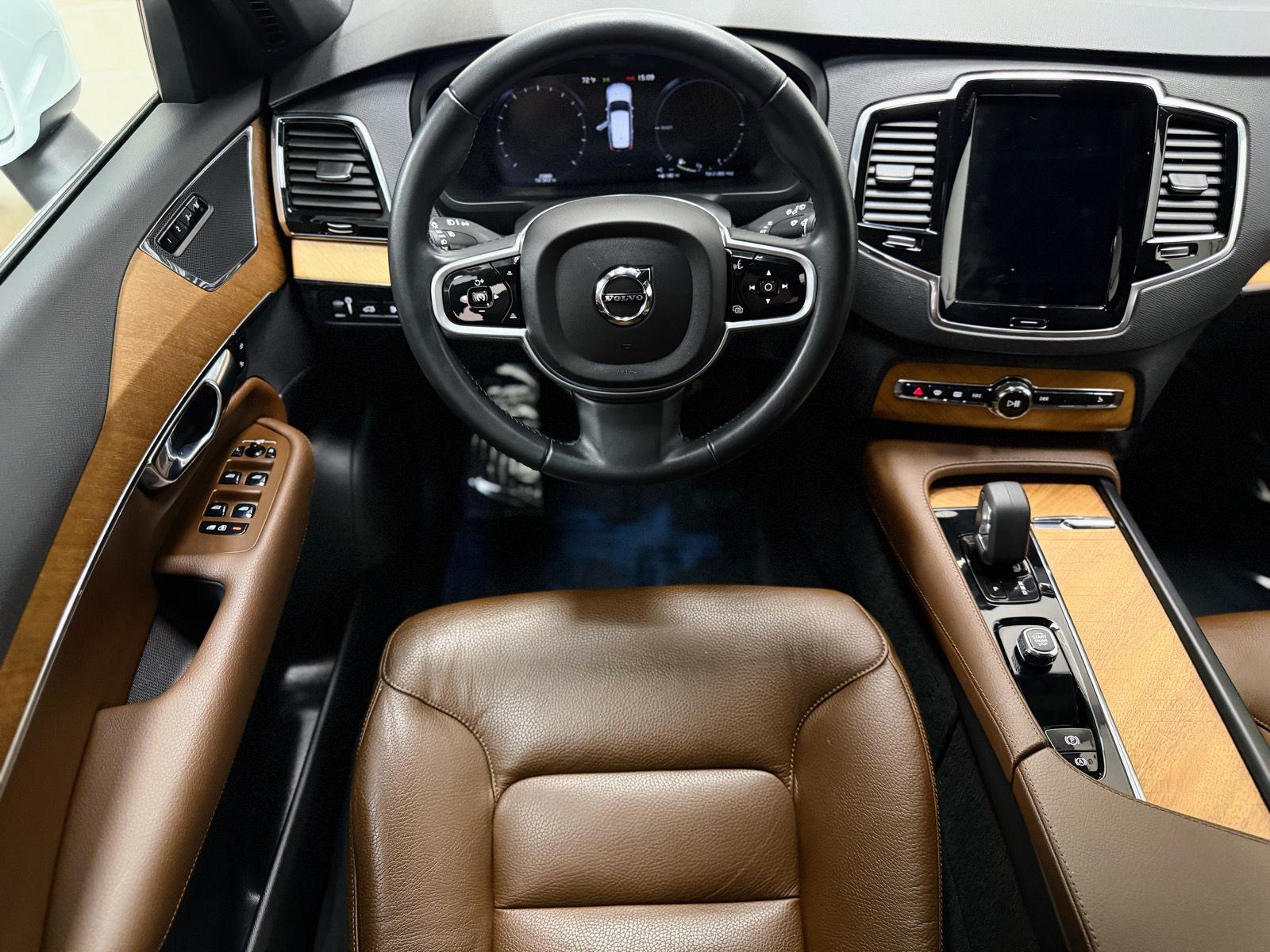 2022 Volvo XC90 Recharge Expression photo 4