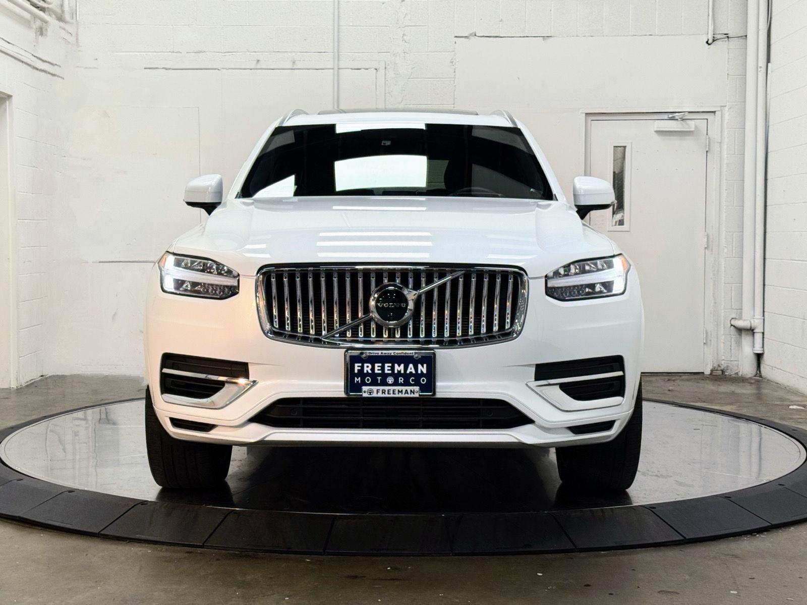 2022 Volvo XC90 Recharge Expression photo 5