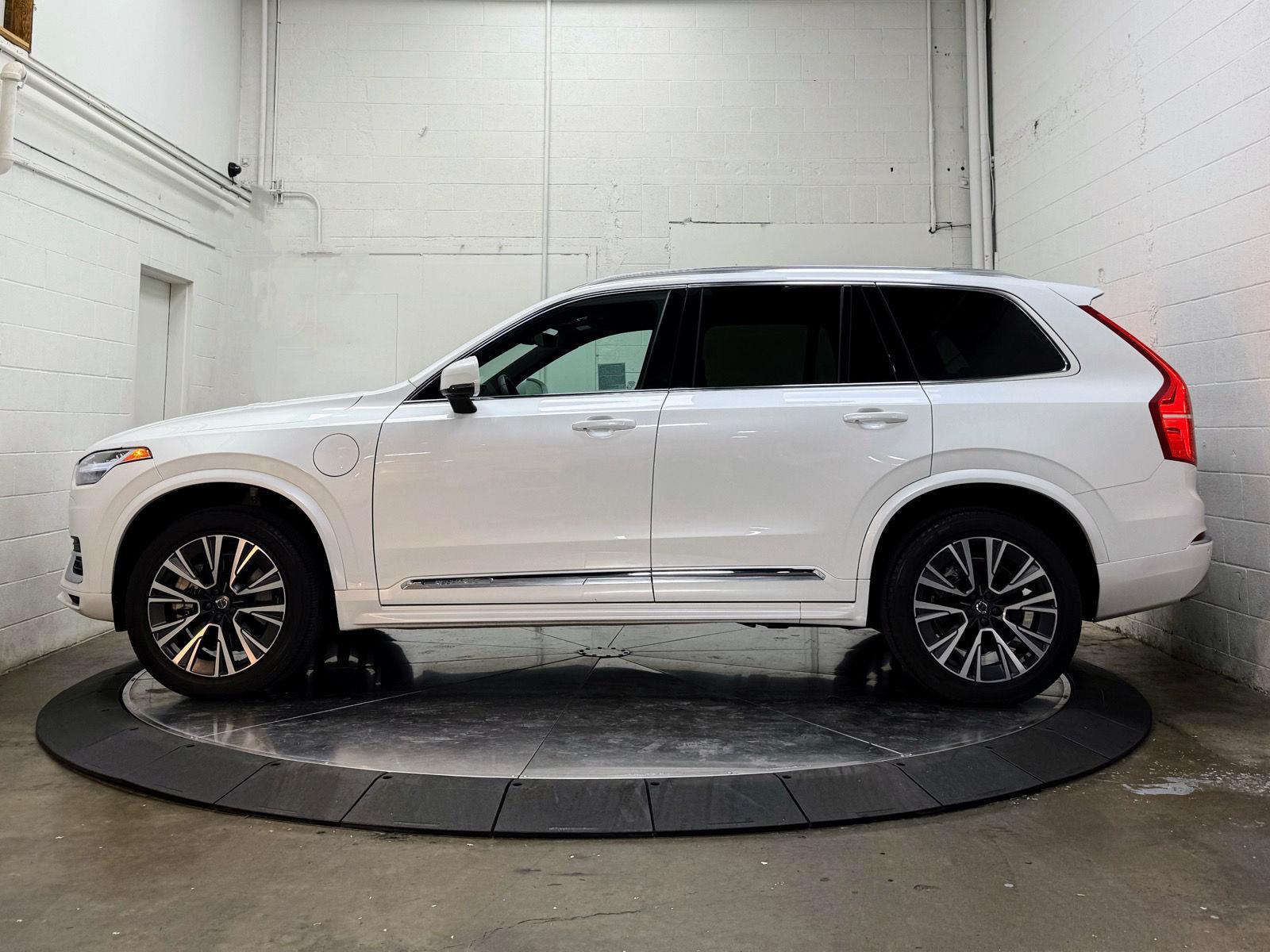 2022 Volvo XC90 Recharge Expression photo 7