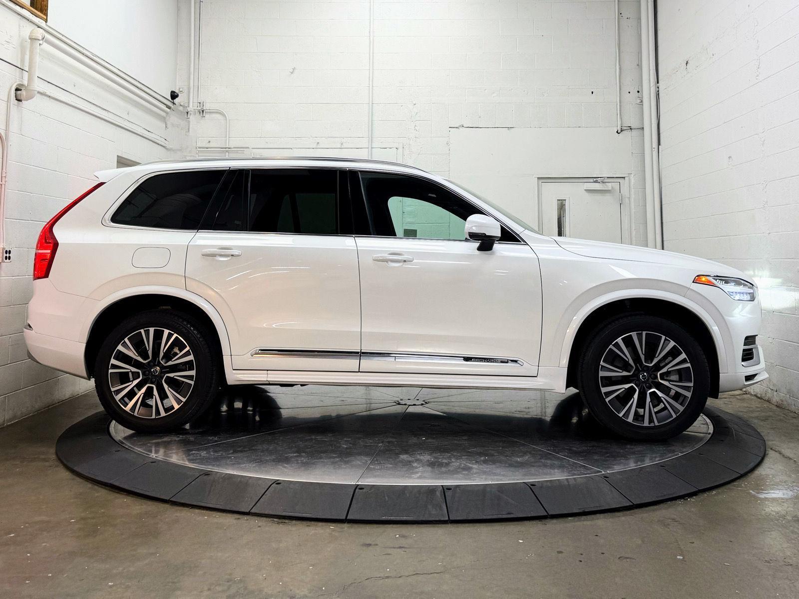 2022 Volvo XC90 Recharge Expression photo 11