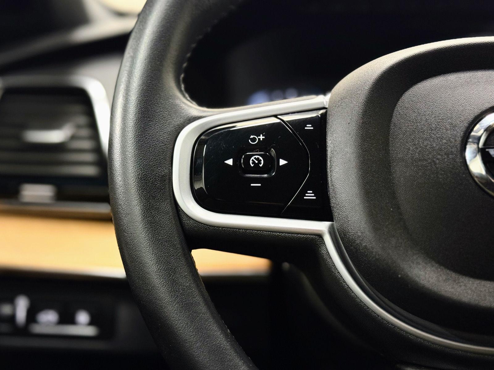 2022 Volvo XC90 Recharge Expression photo 18