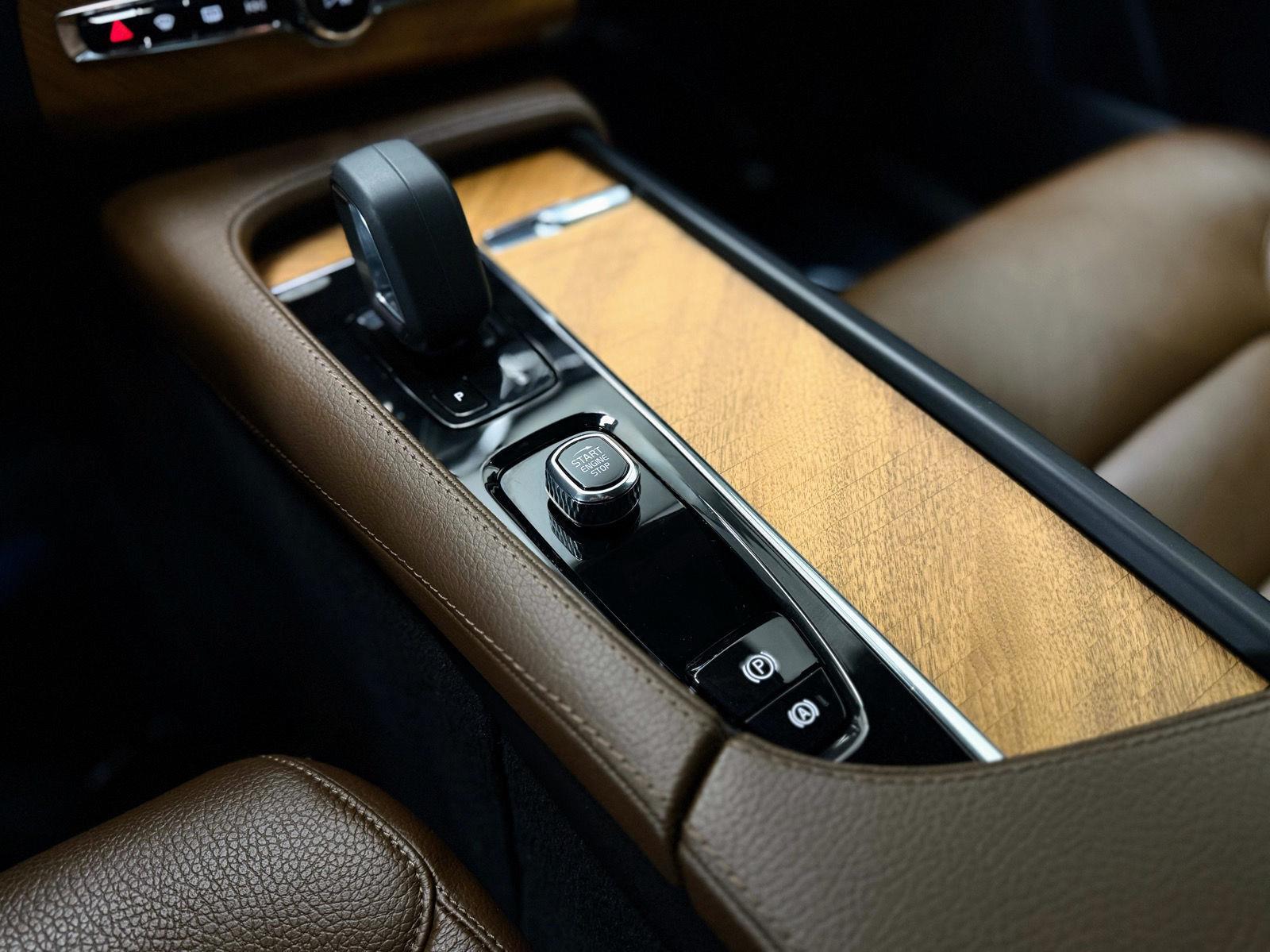 2022 Volvo XC90 Recharge Expression photo 22