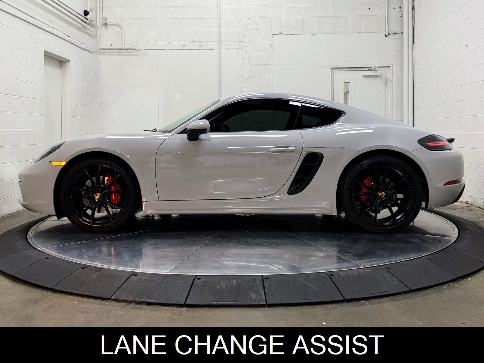 2024 Porsche Cayman photo 34