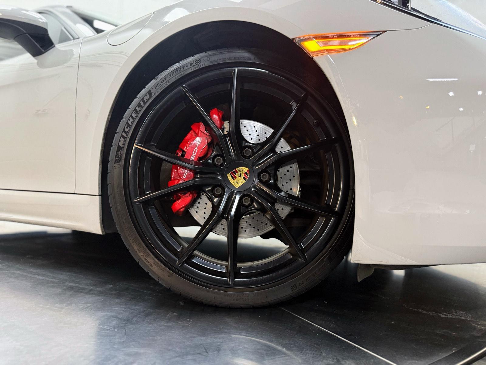 2024 Porsche Cayman photo 39