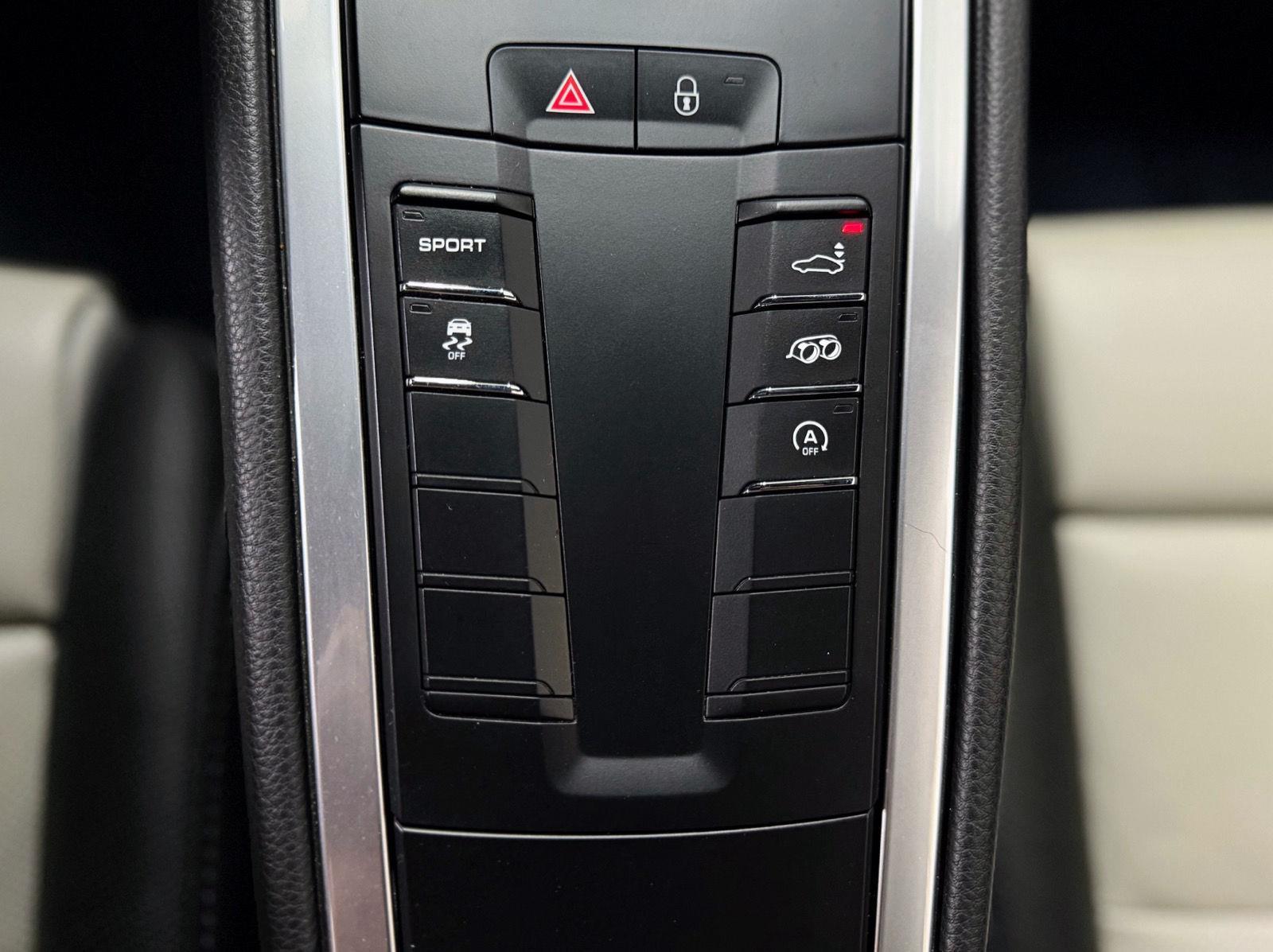 2024 Porsche Cayman photo 46