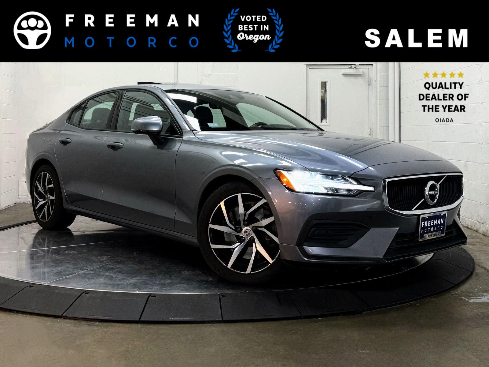 2019 Volvo S60 Momentum's photo