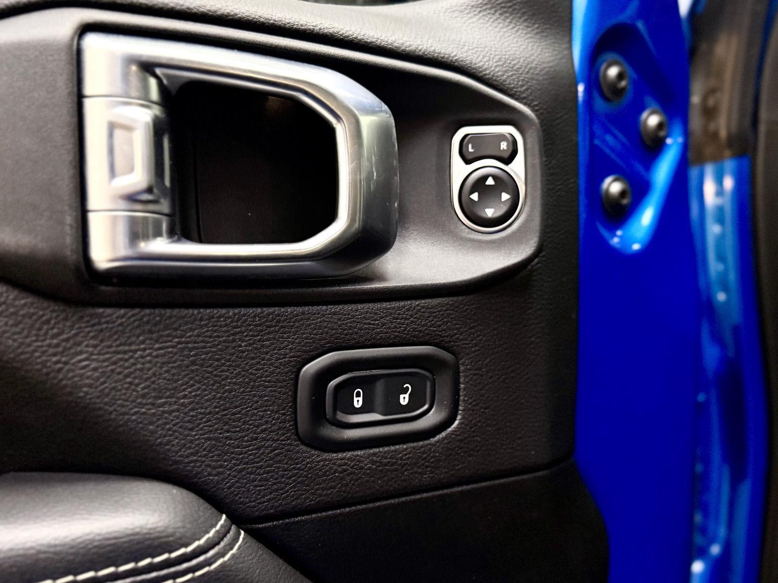 2022 Jeep Wrangler Unlimited Sahara 4XE - Photo 11