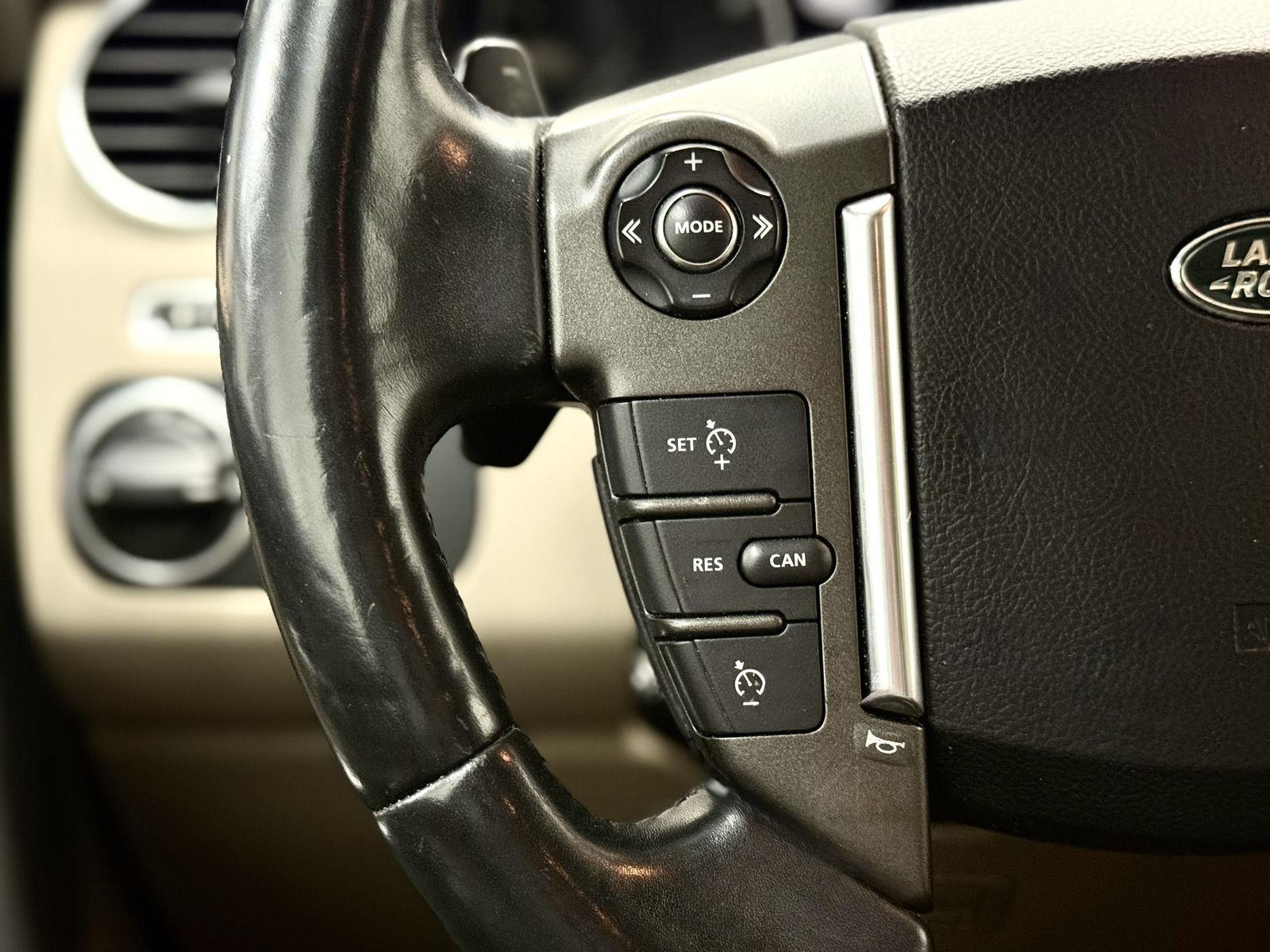 2014 Land Rover LR4 Base - Photo 18