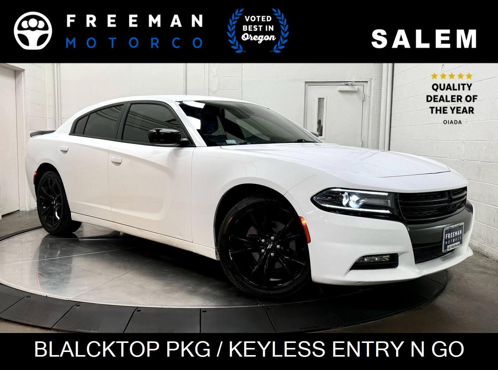 White Knuckle Clearcoat 2017 Dodge Charger Sedan Rear-Wheel Drive 8-Speed Automatic