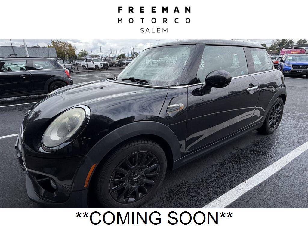 Midnight Black Metallic 2014 MINI Cooper Hatchback Front-Wheel Drive 6-Speed Manual