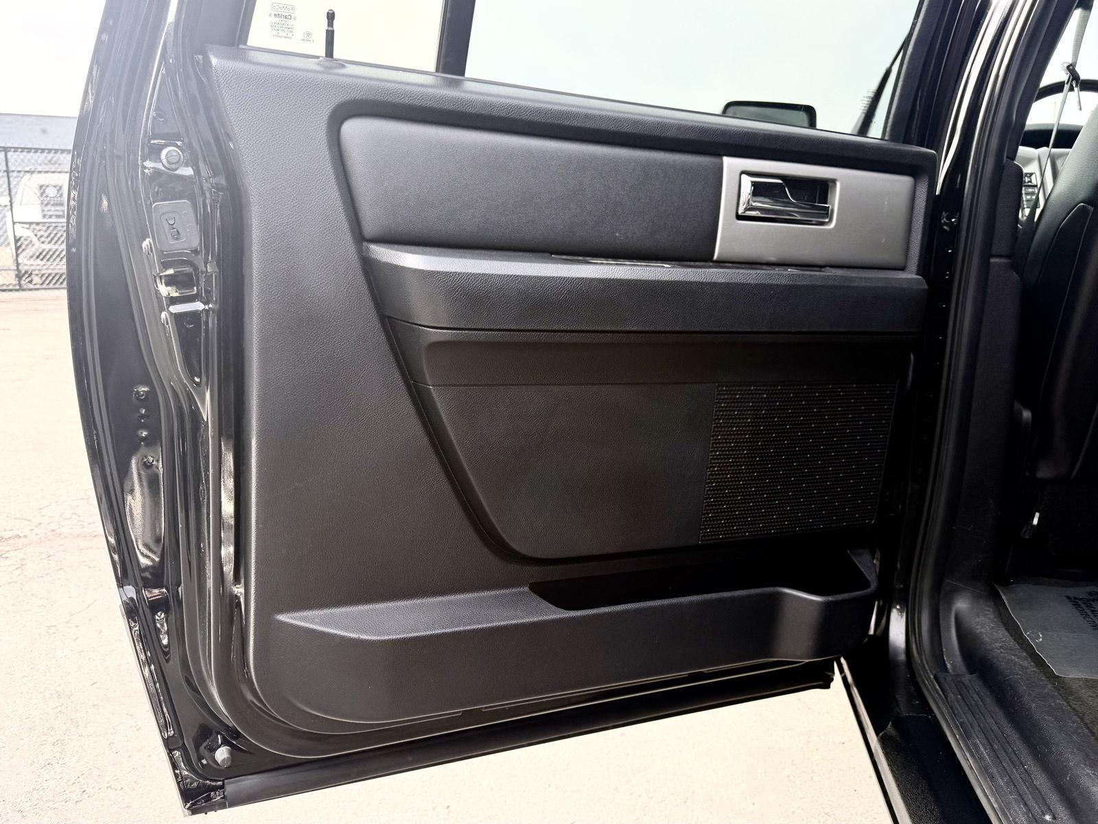 2017 Ford Expedition Limited - Photo 16