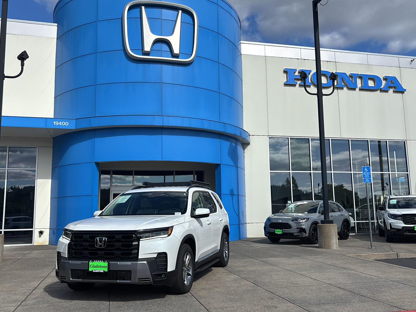 Platinum White Pearl 2026 Honda Pilot SUV / Crossover Front-Wheel Drive Automatic