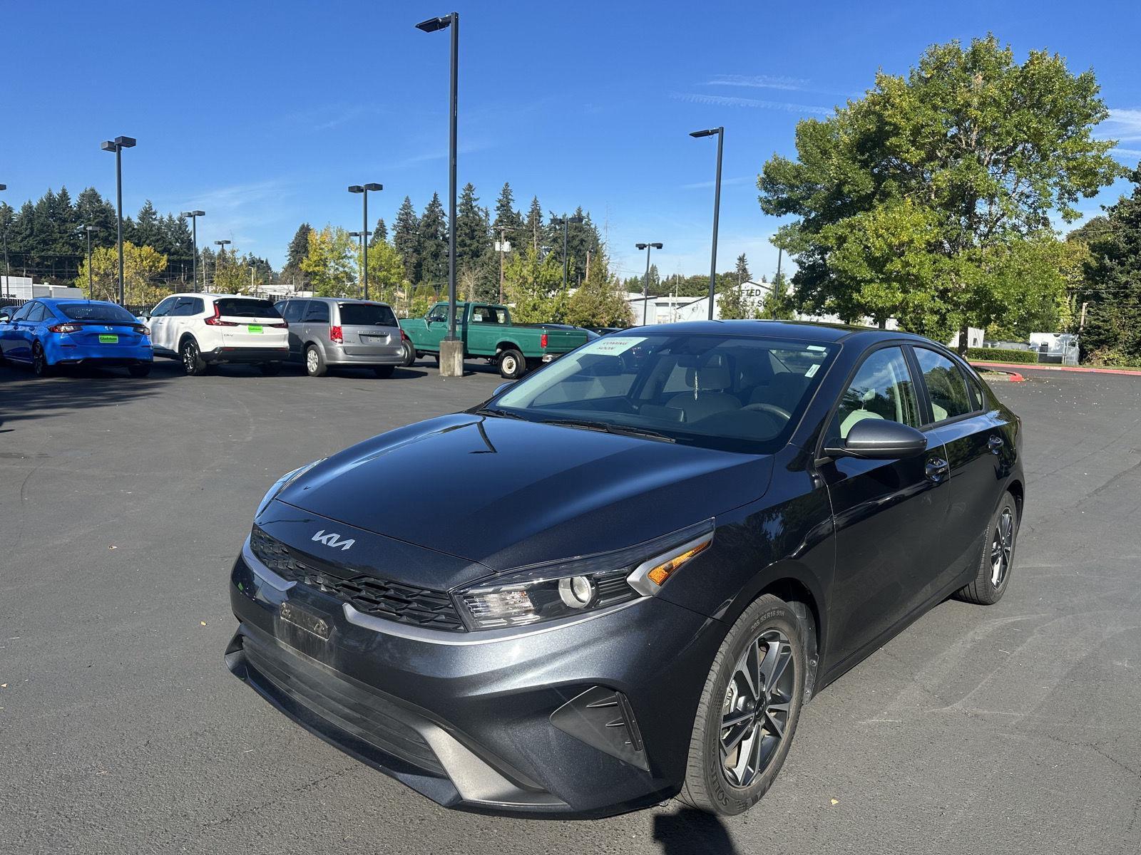Gravity Gray 2023 Kia Forte Sedan Front-Wheel Drive Continuously Variable Transmission