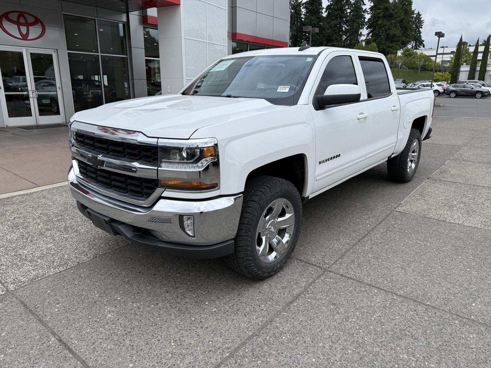 Certified 2018 Chevrolet Silverado 1500 LT with VIN 3GCUKRER6JG386489 for sale in Gladstone, OR