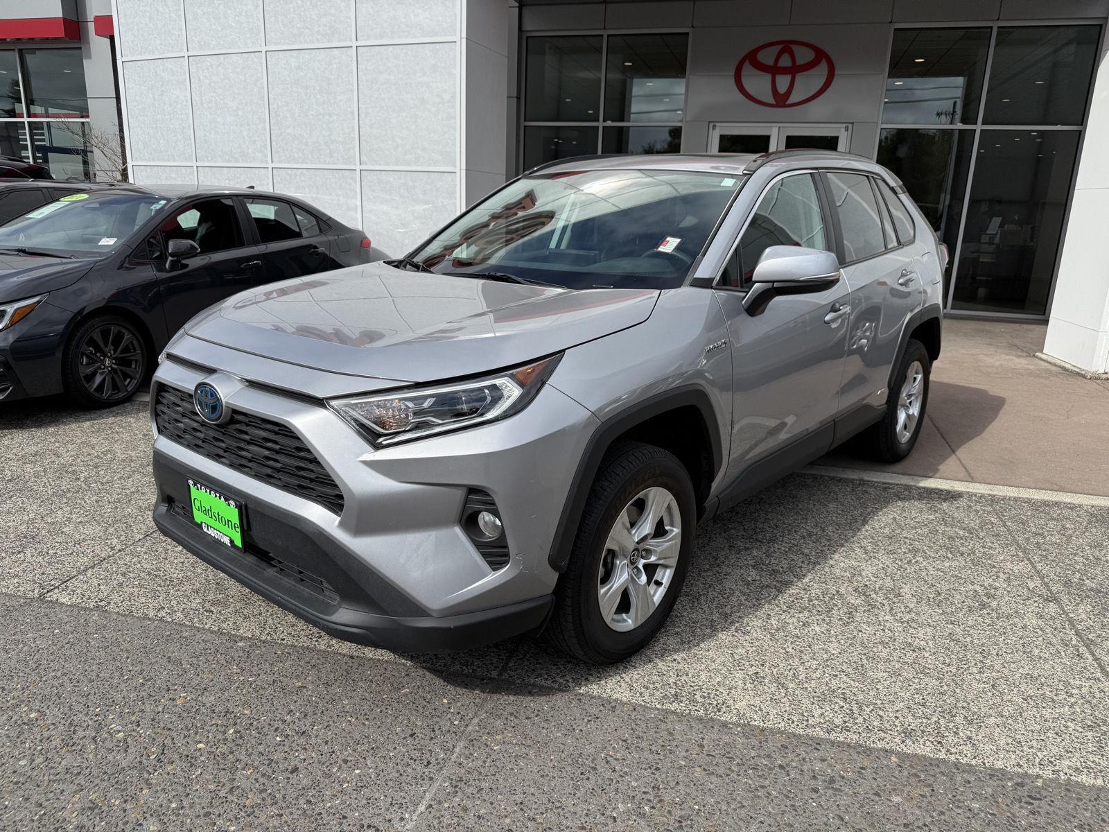 Certified 2020 Toyota RAV4 XLE with VIN 4T3RWRFV2LU004662 for sale in Gladstone, OR
