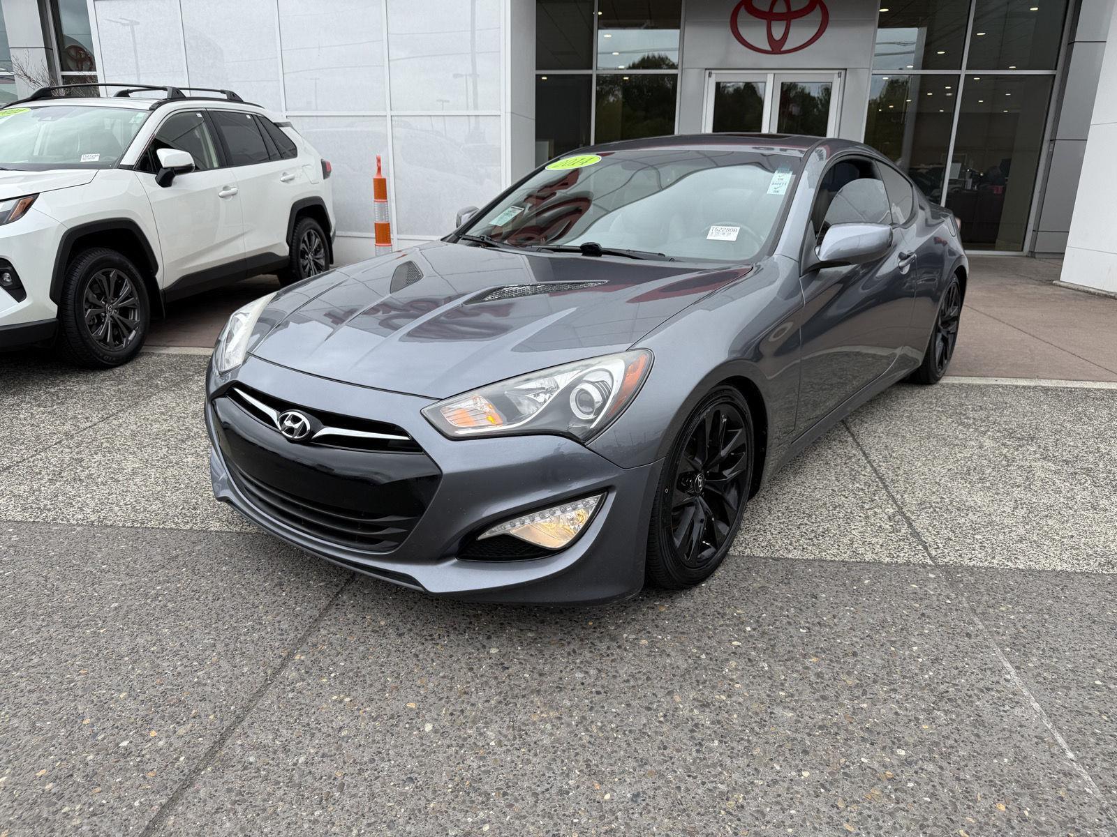 Used 2014 Hyundai Genesis Coupe Premium with VIN KMHHT6KDXEU114029 for sale in Gladstone, OR