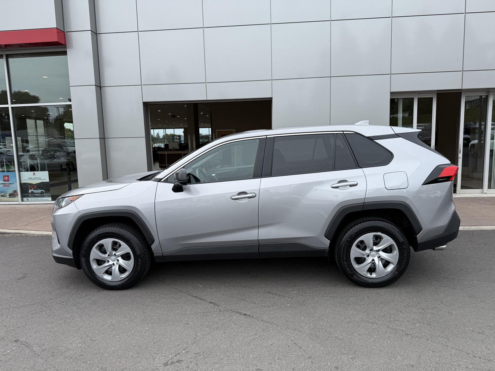 Certified 2022 Toyota RAV4 LE with VIN 2T3F1RFV1NC261026 for sale in Kansas City
