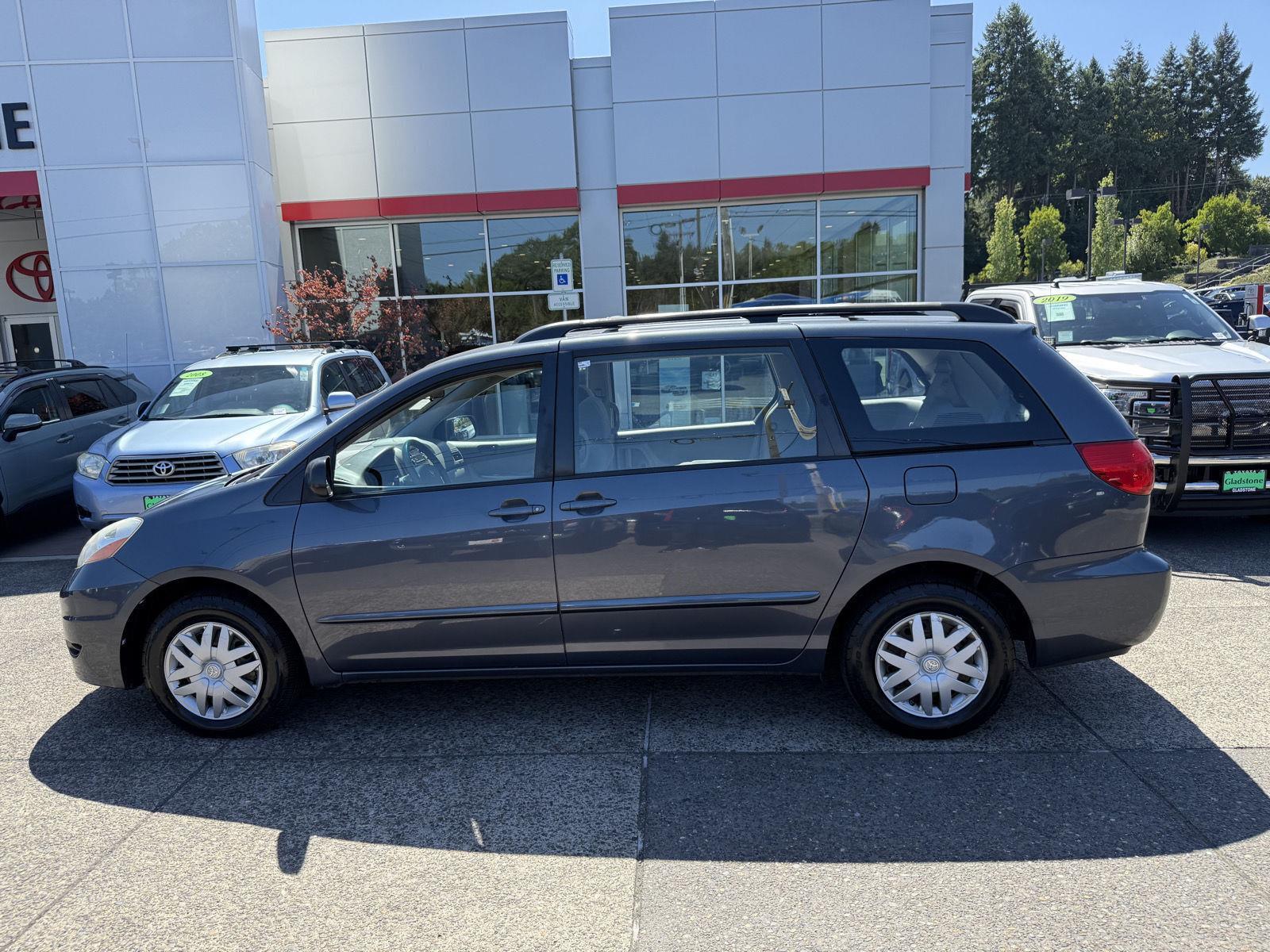 Used 2008 Toyota Sienna CE with VIN 5TDZK23C88S139191 for sale in Gladstone, OR