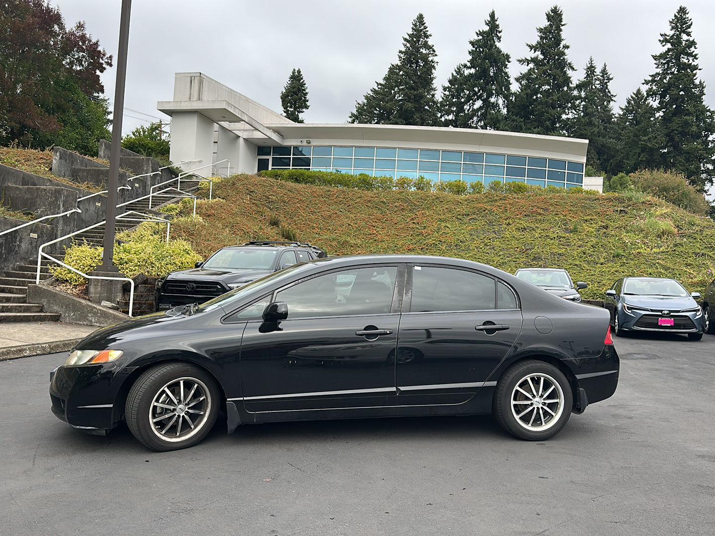 Used 2010 Honda Civic LX with VIN 19XFA1E56AE060701 for sale in Gladstone, OR