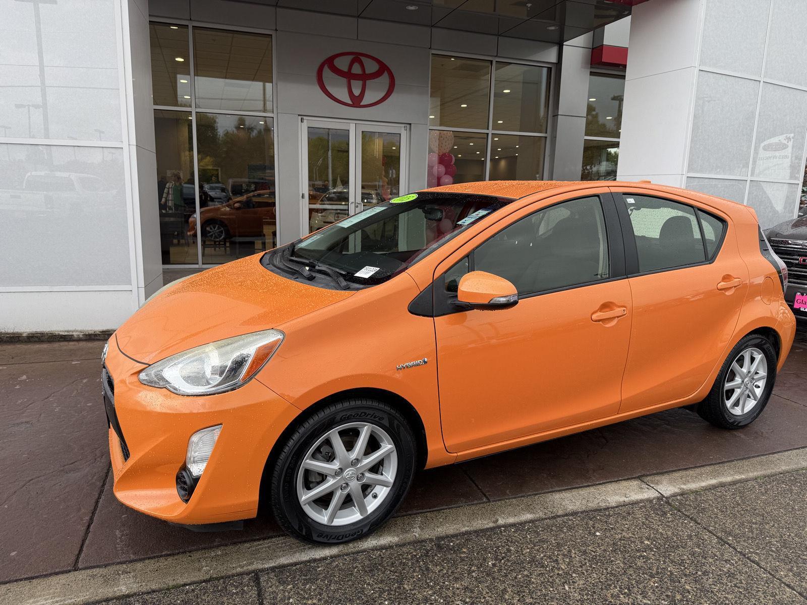 Used 2015 Toyota Prius c Three with VIN JTDKDTB31F1089067 for sale in Gladstone, OR