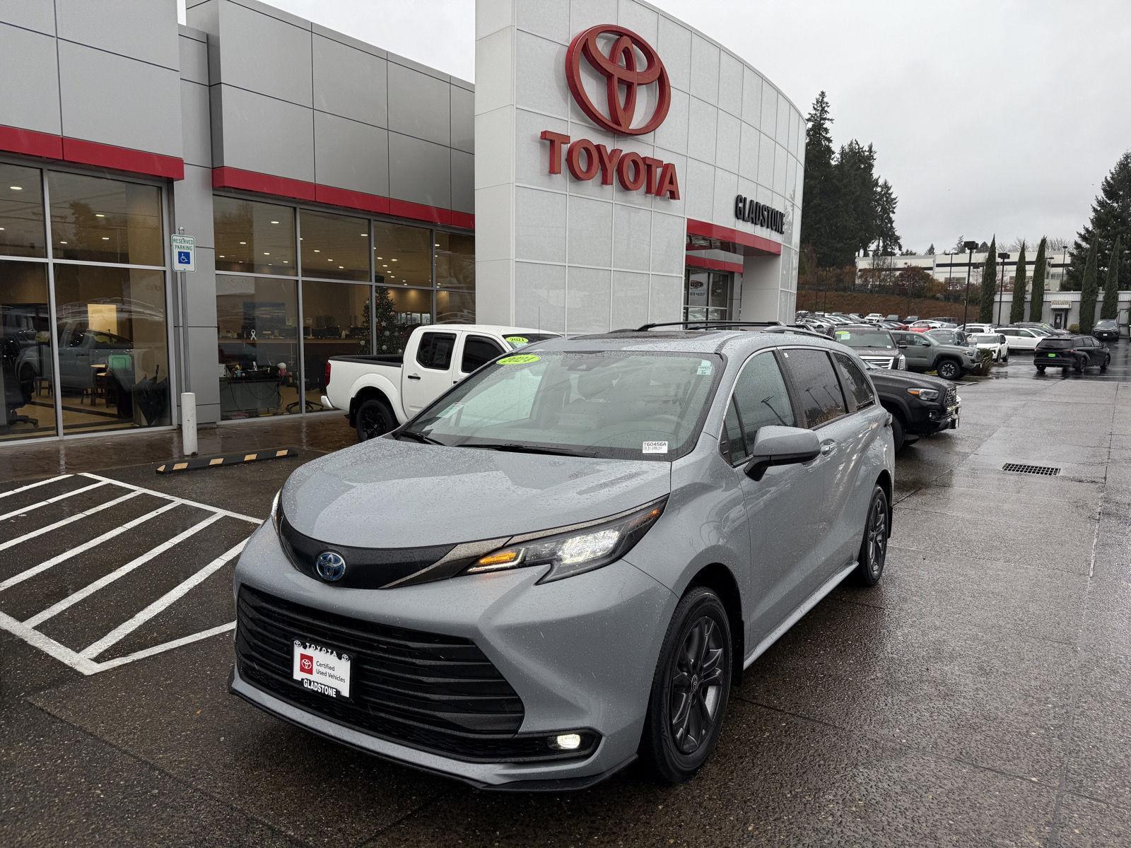2024 Toyota Sienna Woodland Edition 7-Passenger AWD