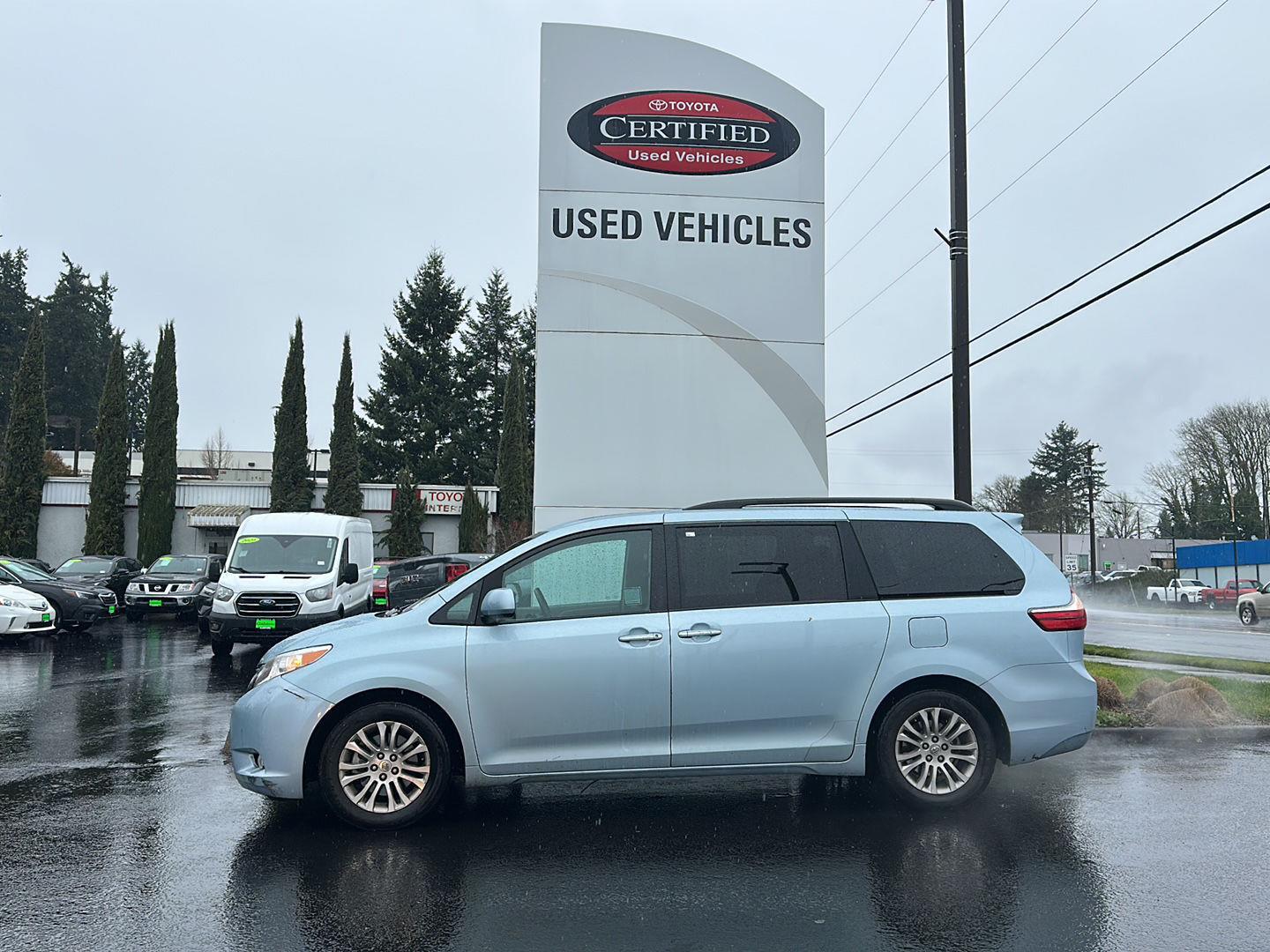 2015 Toyota Sienna XLE Premium 8-Passenger