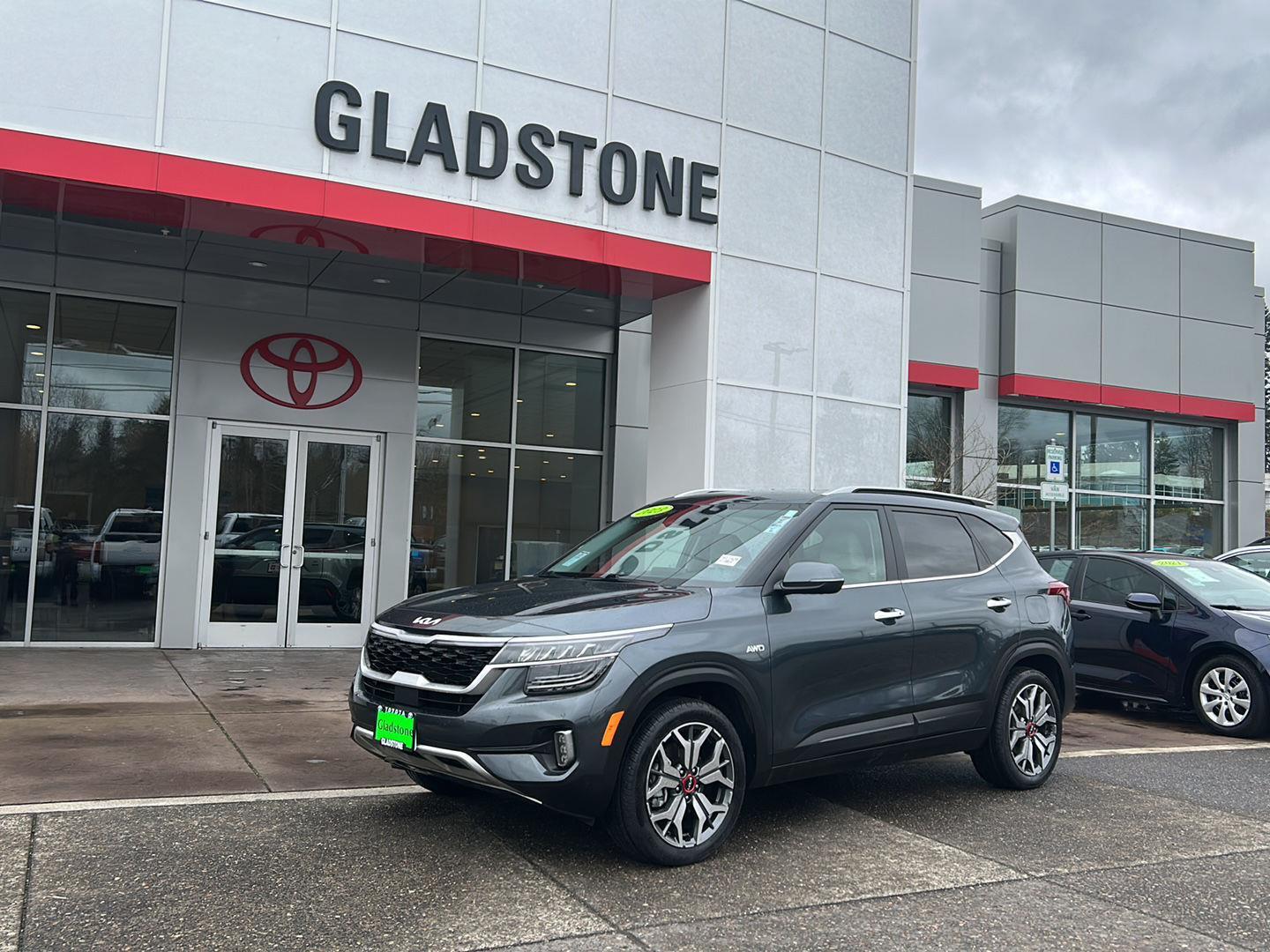 Gravity Gray 2023 Kia Seltos SX AWD SUV / Crossover All-Wheel Drive Automatic