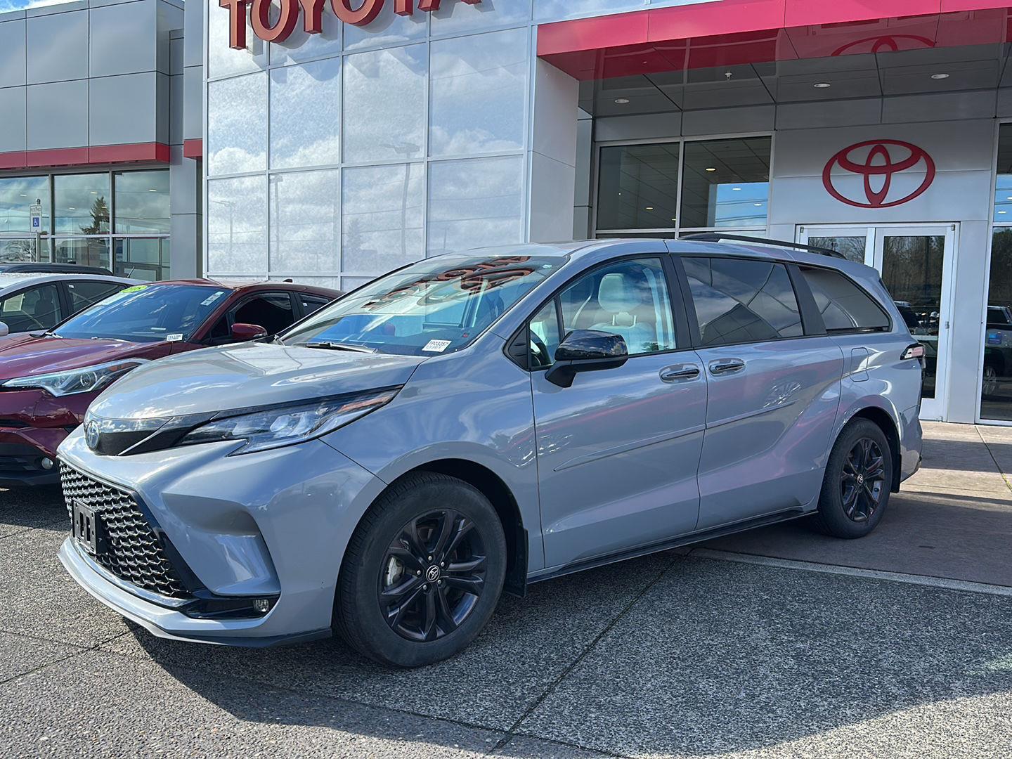 2025 Toyota Sienna XSE 7-Passenger AWD