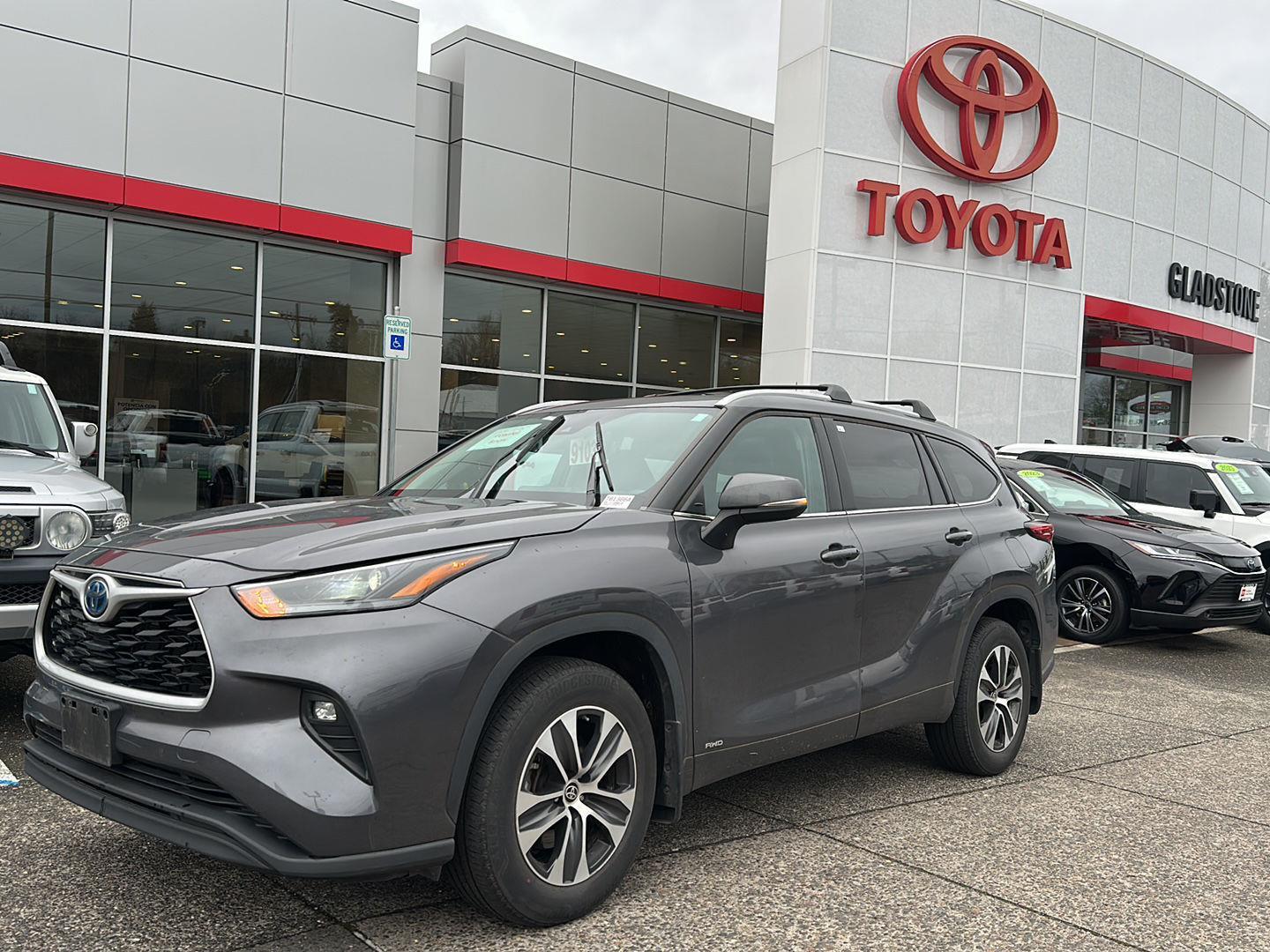 2022 Toyota Highlander Hybrid XLE AWD