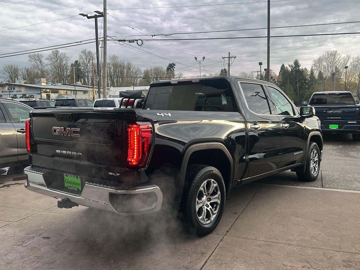 View vehicle photo 5