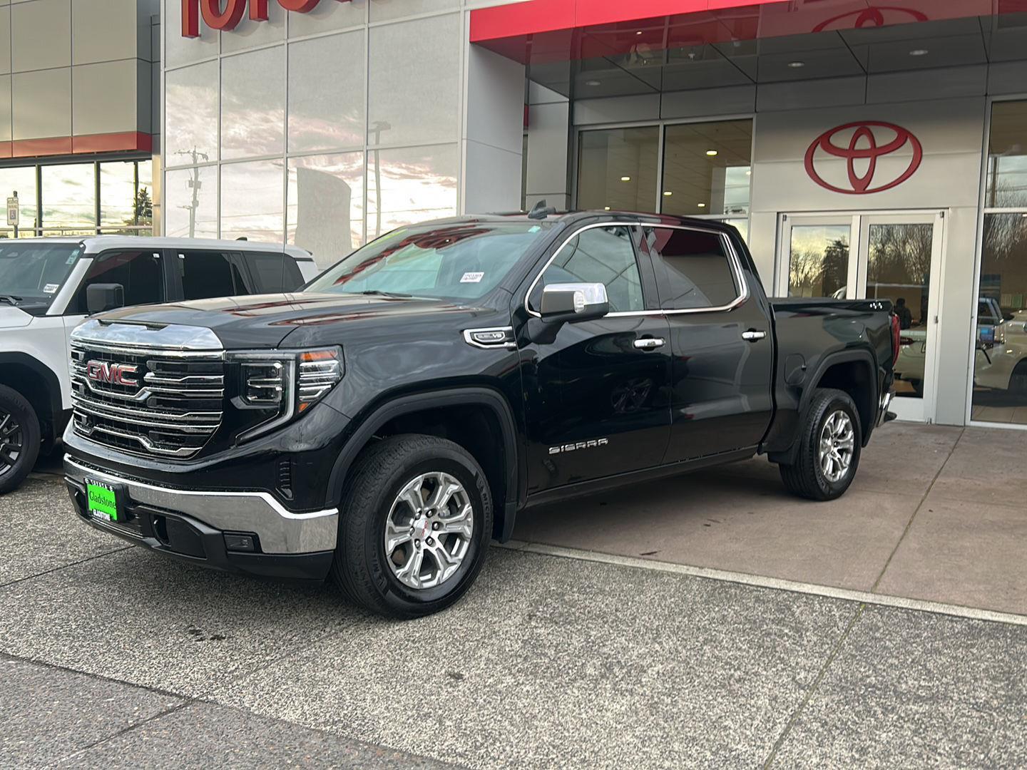 Onyx Black 2024 GMC Sierra 1500 SLT Crew Cab 4WD Pickup Truck Four-Wheel Drive Automatic